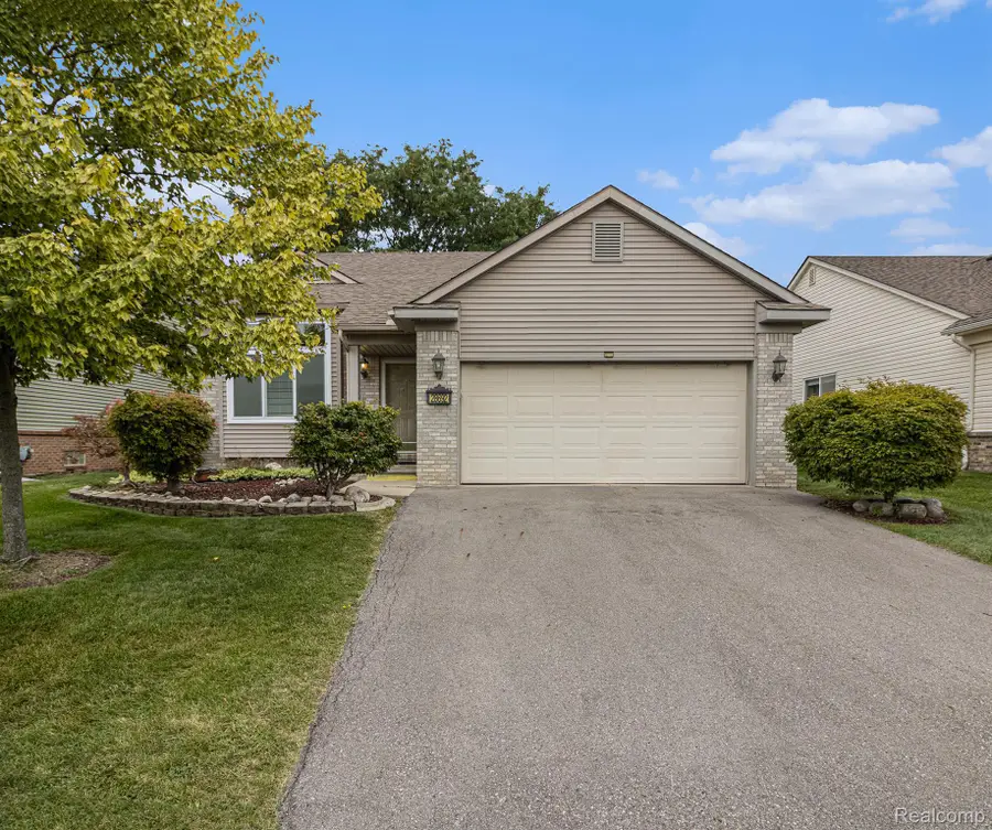 28692 Bayberry Park Drive, Livonia, MI 48154 - Image #2