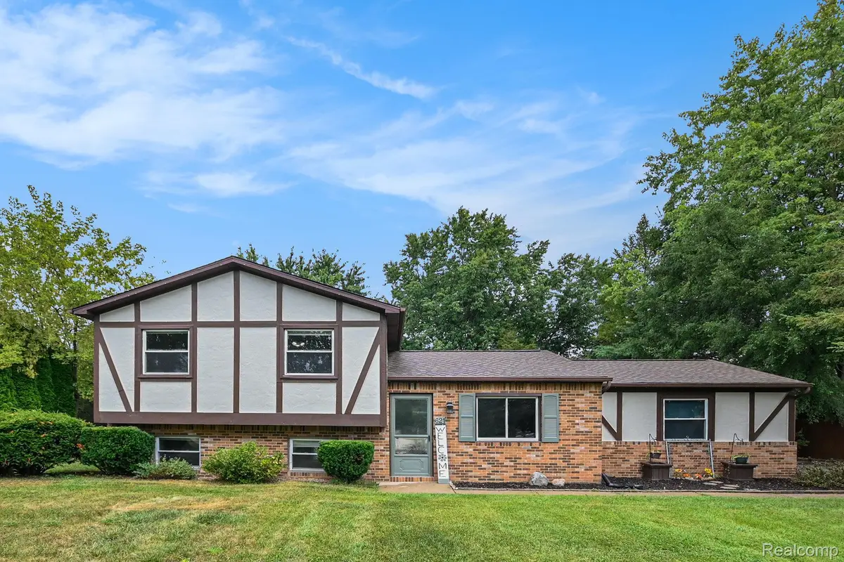 621 Vincent Street, Pinckney, MI 48169 - Image #1