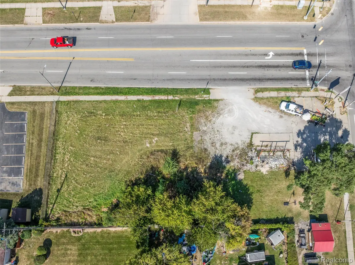 680 E Pierson Road, Flint, MI 48505 - Image #1