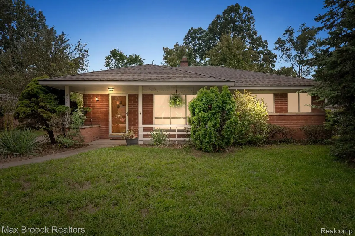 25215 Orchard Grove Street, Southfield, MI 48033 - Image #1