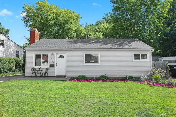 29801 Bridge Street, GardenCity, MI 48135