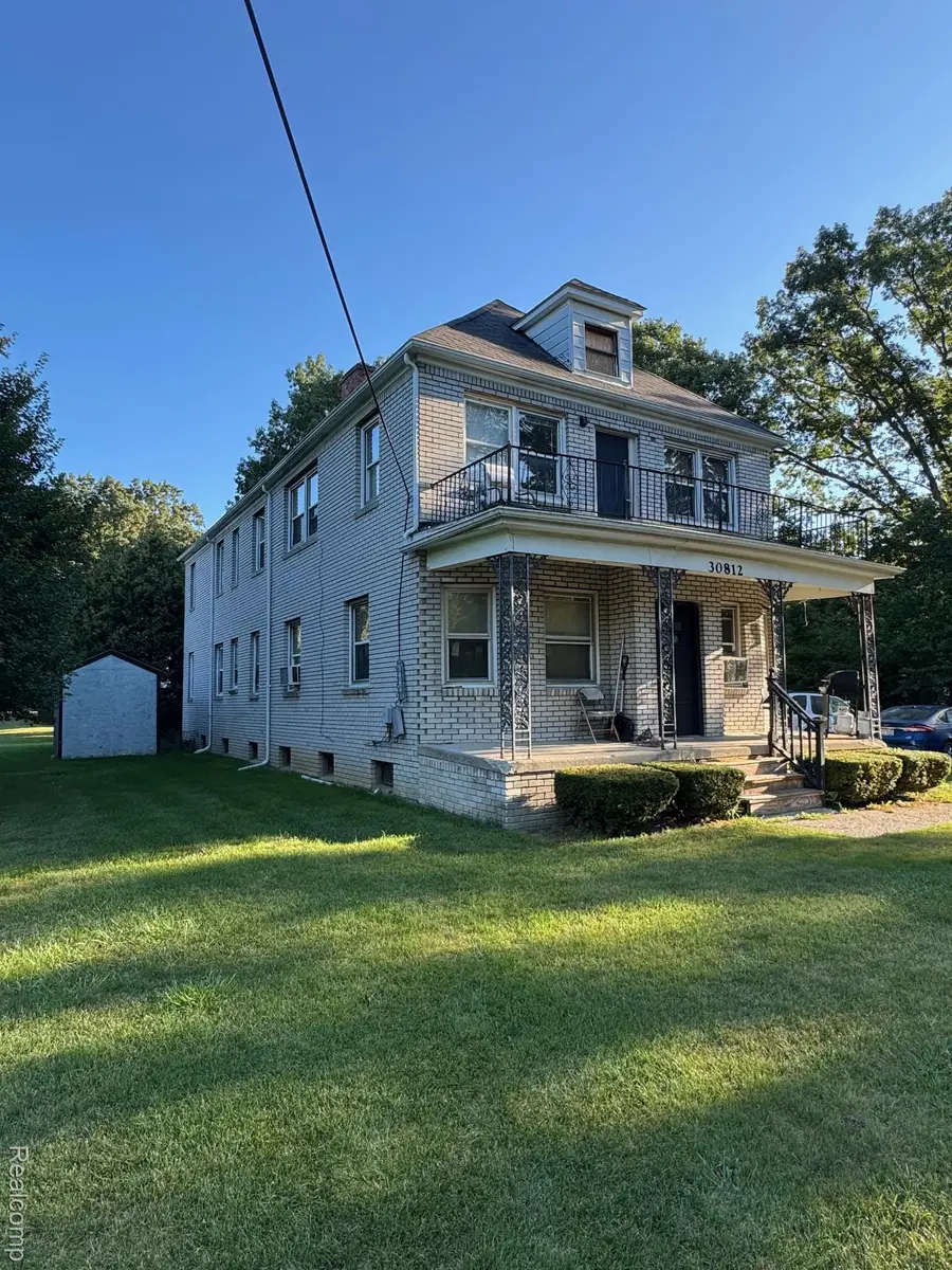 30812 Fink Avenue, Farmington Hills, MI 48336 - Image #2