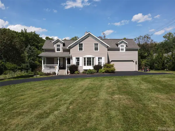 8346 Rucker Road, GrosseIle, MI 48138