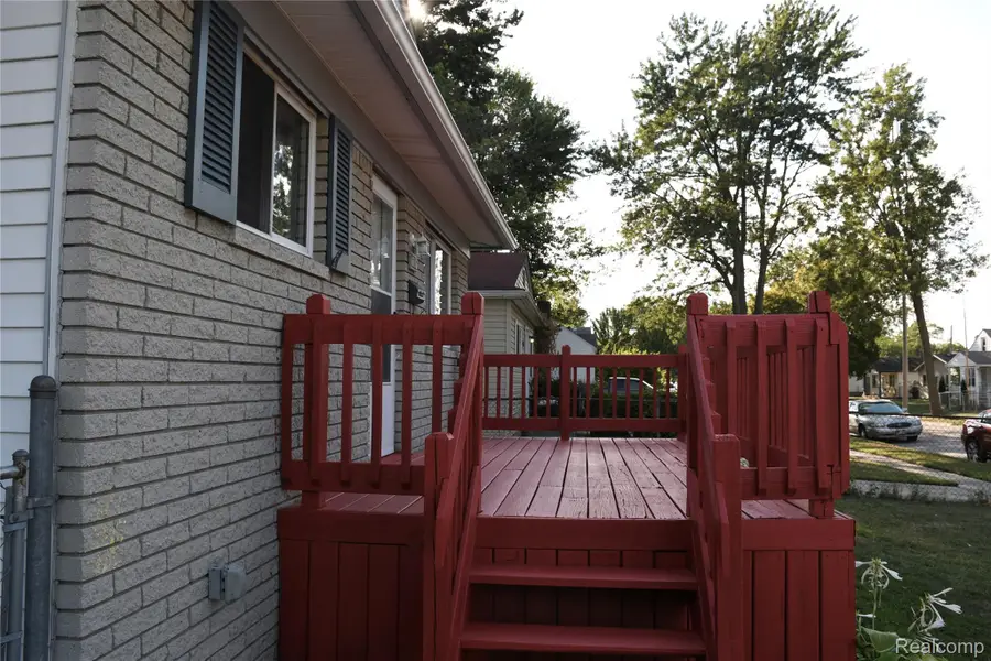 8702 Chalmers Avenue, Warren, MI 48089 - Image #3