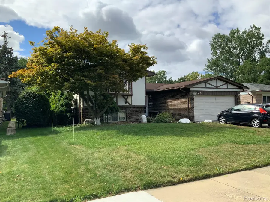 4628 Dickson Drive, Sterling Heights, MI 48310 - Image #2