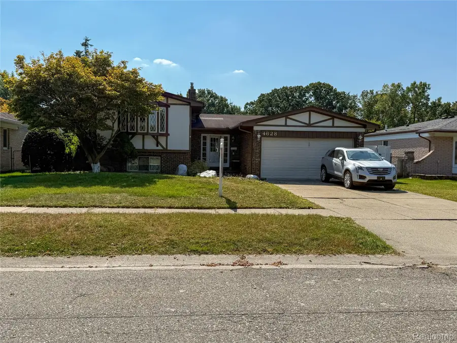 4628 Dickson Drive, Sterling Heights, MI 48310 - Image #3