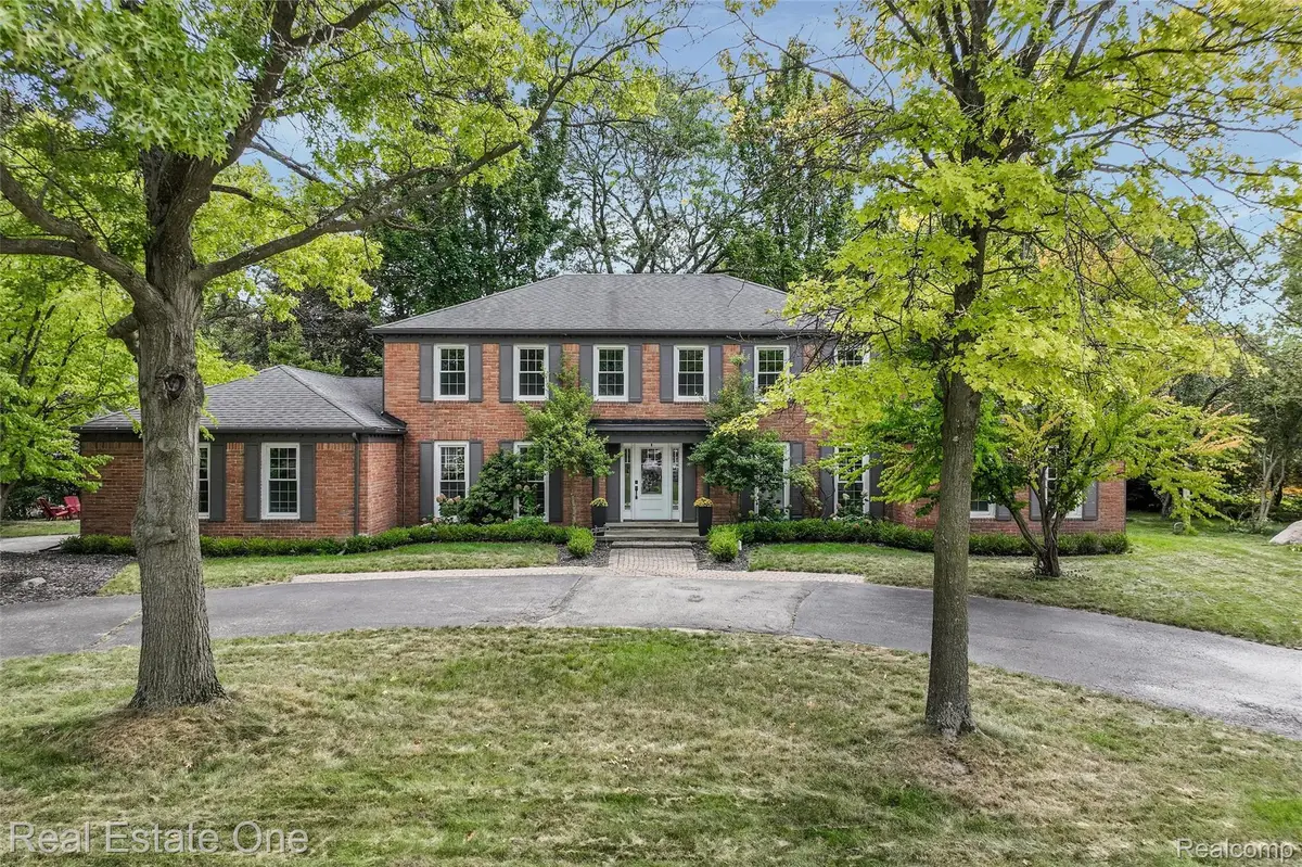 1987 Hunters Ridge Drive, Bloomfield, MI 48304 - Image #1