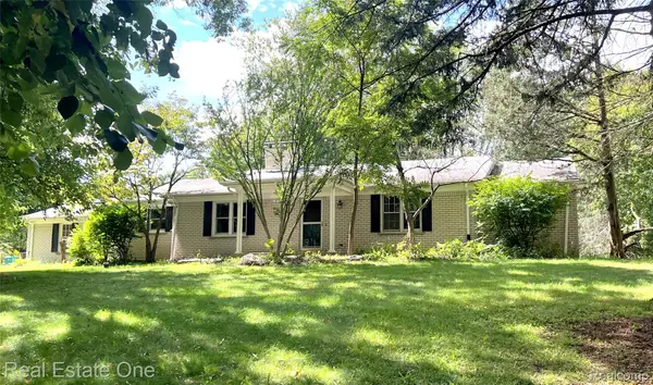 3210 Lake George Road, Oakland, MI 48363