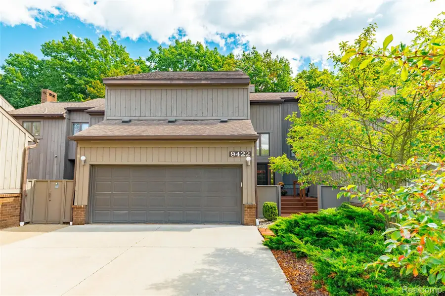 9422 Hawthorne Glen Drive, Grosse Ile, MI 48138 - Image #2