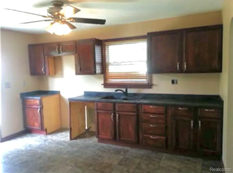 1529 E Muir Avenue, Hazel Park, MI 48030 - Image #2