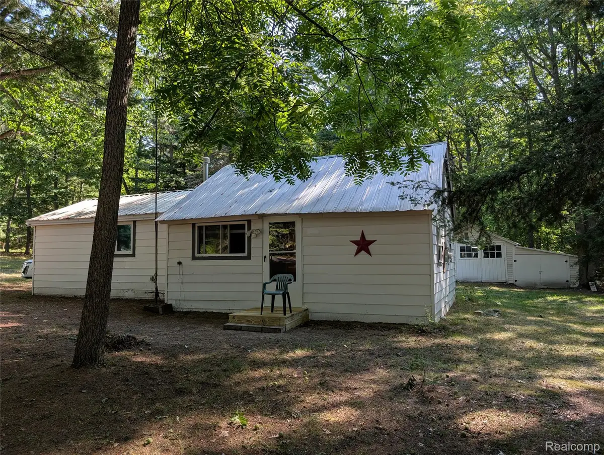 3821 S Townline Road S, Prudenville, MI 48651 - Image #1