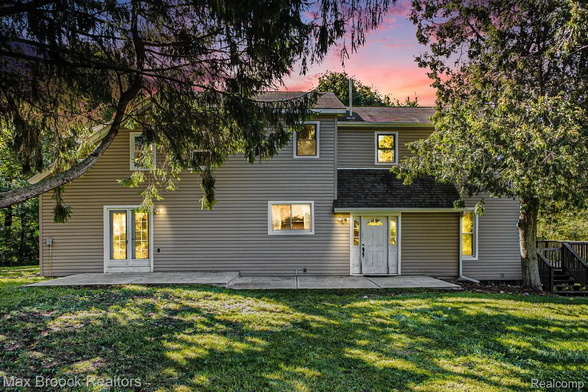 7147 Mabley Hill Road, Fenton, MI 48430 - Image #1