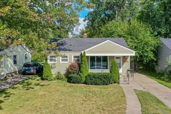 23210 Ithaca Street, OakPark, MI 48237