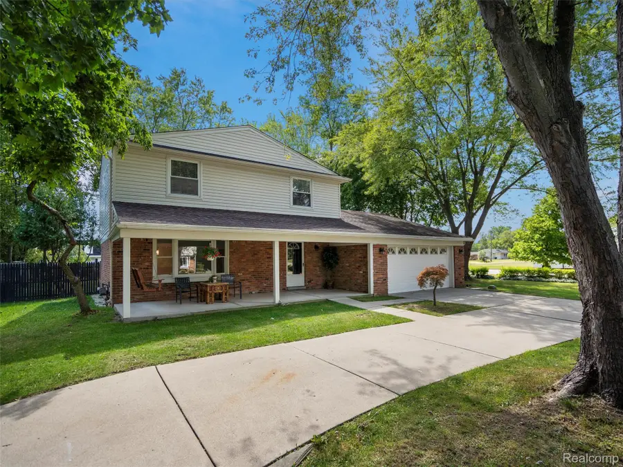 29357 Geraldine Court, Farmington Hills, MI 48336 - Image #3