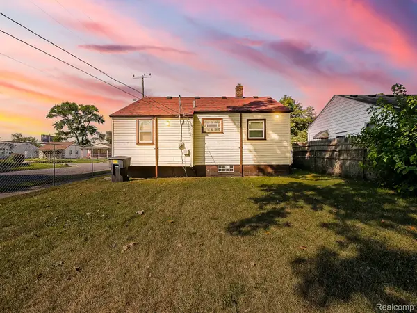 19300 Fenmore Street, Detroit, MI 48235