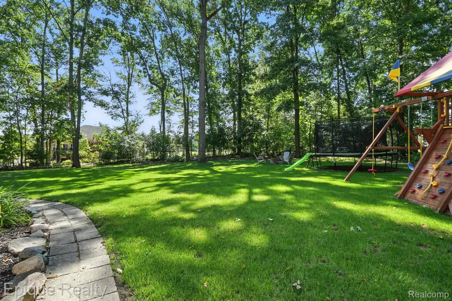 9446 Fair Oaks Drive, Goodrich, MI 48438 - #2
