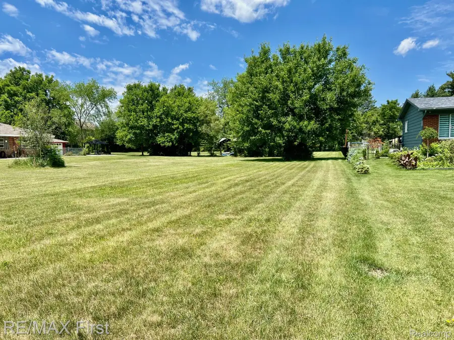 Vacant Willowood, Rochester Hills, MI 48307 - Image #2