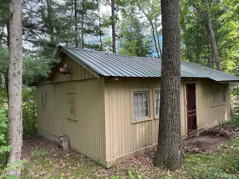 207 Mary Jo Road, Harrison, MI 48625 - Image #1