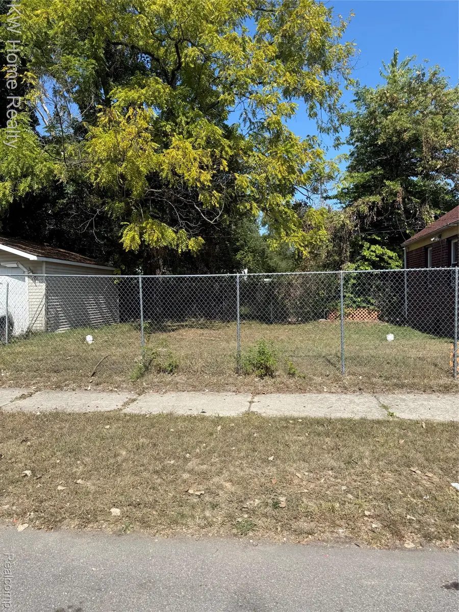 20201 Ashton Avenue, Detroit, MI 48219 - Image #2