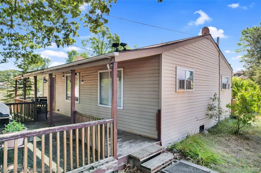 9439 Garforth Drive, White Lake, MI 48386 - Image #3