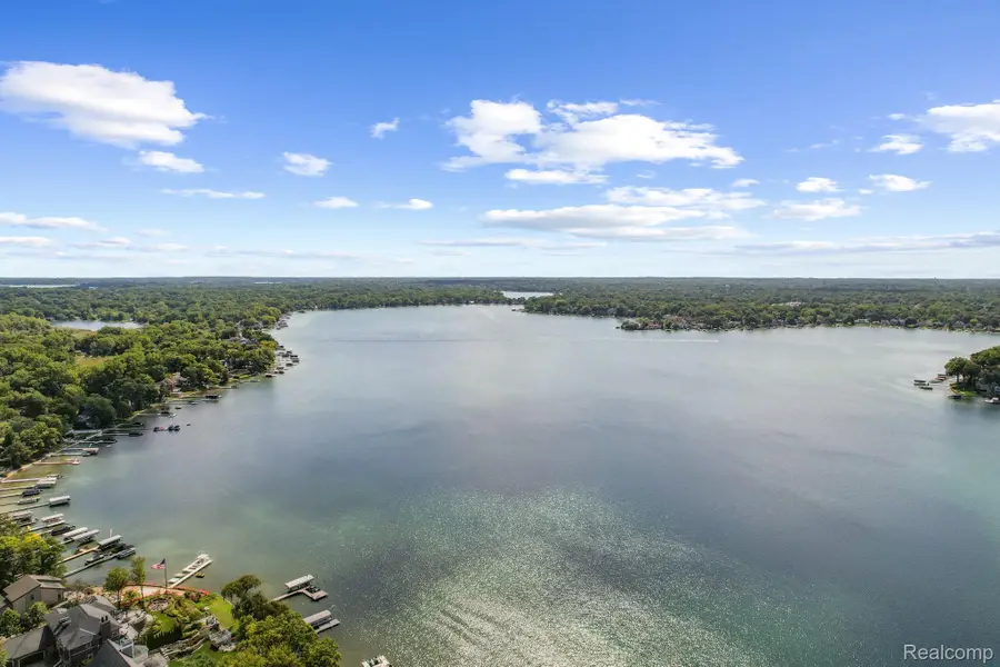 2484 Horace Street, West Bloomfield, MI 48324 - Image #3