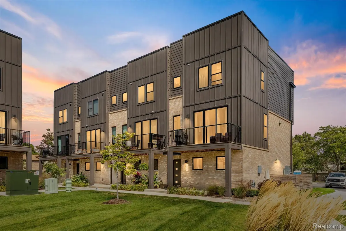 1055 Hampton Circle, Detroit, MI 48207 - Image #1