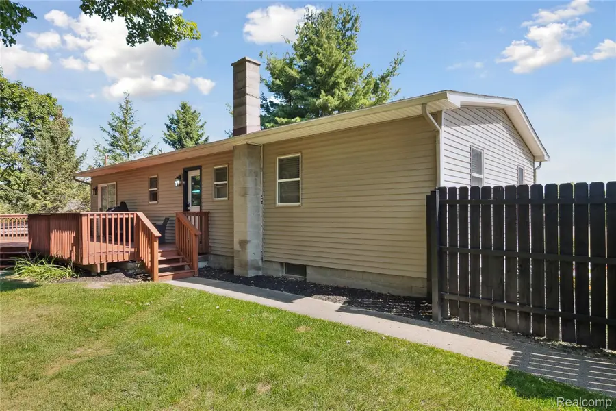 6524 Reilly Drive S, Gregory, MI 48137 - Image #2