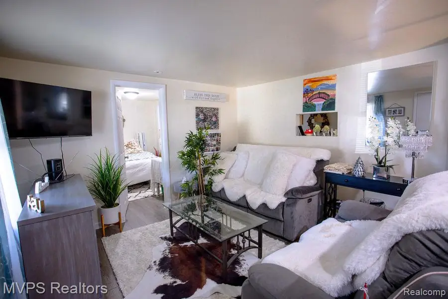 22549 Panama Avenue, Warren, MI 48091 - Image #3