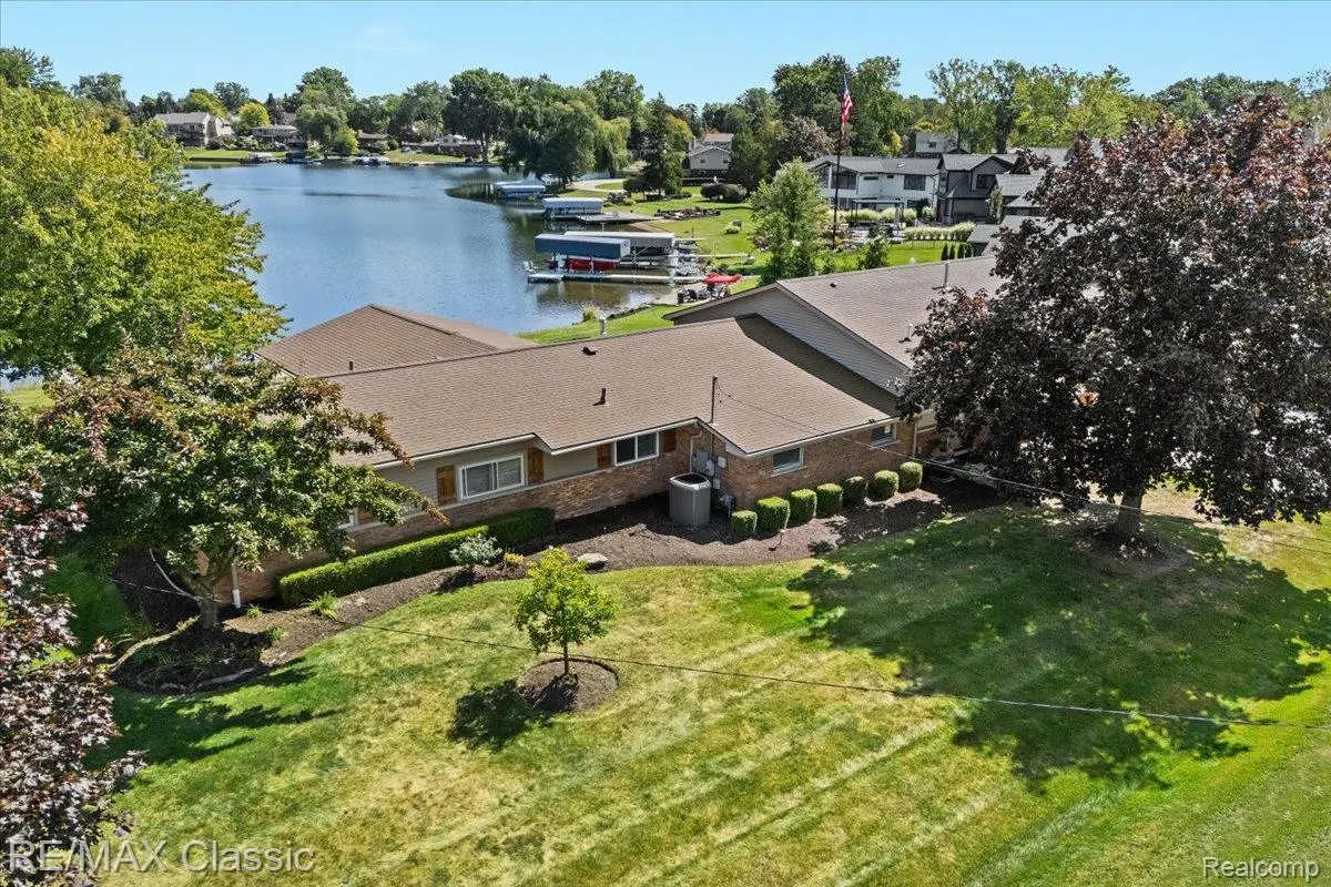 4806 Surfwood Drive, Commerce Township, MI 48382 - Image #1