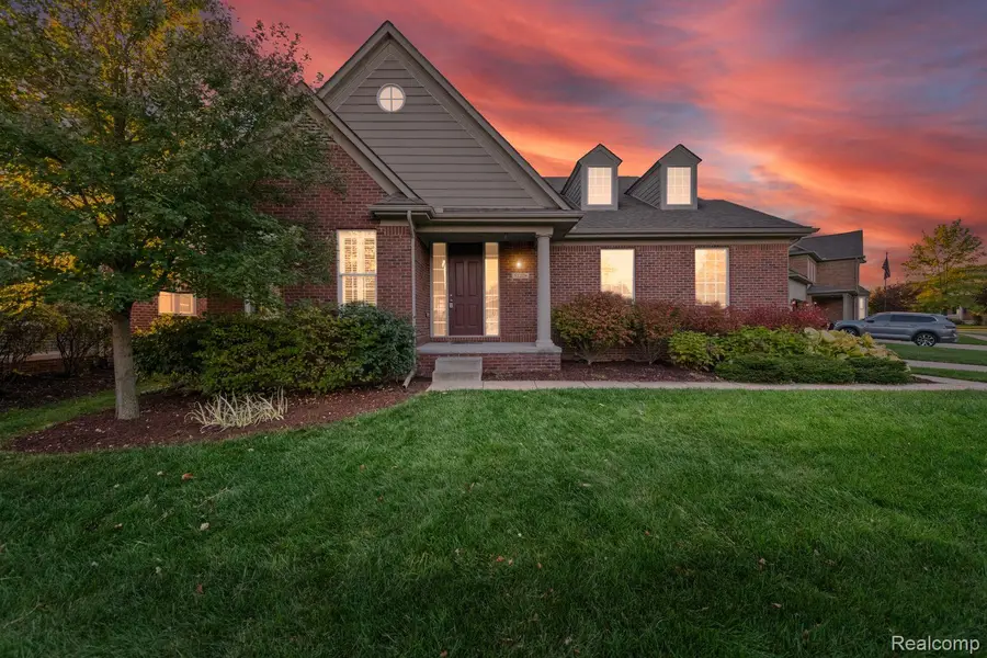 51229 Glen Hollow Avenue, Canton, MI 48188 - Image #2