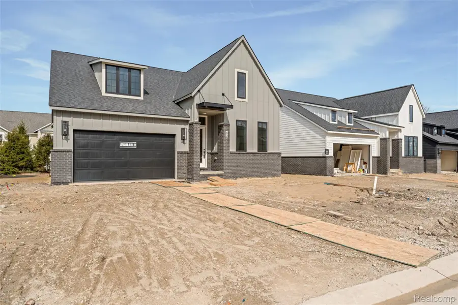 53 South Trail Court, Troy, MI 48083 - #3