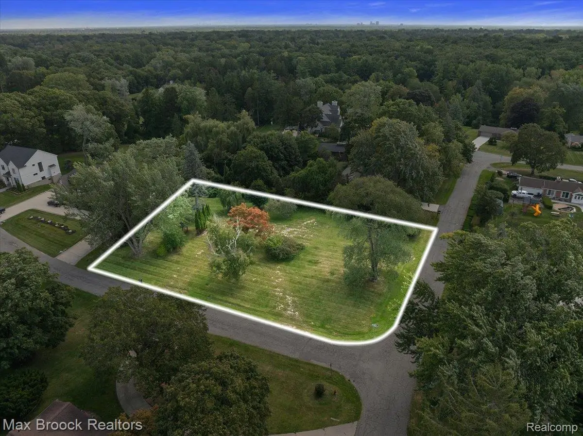 1027 Joanne Court, Bloomfield, MI 48302 - Image #1