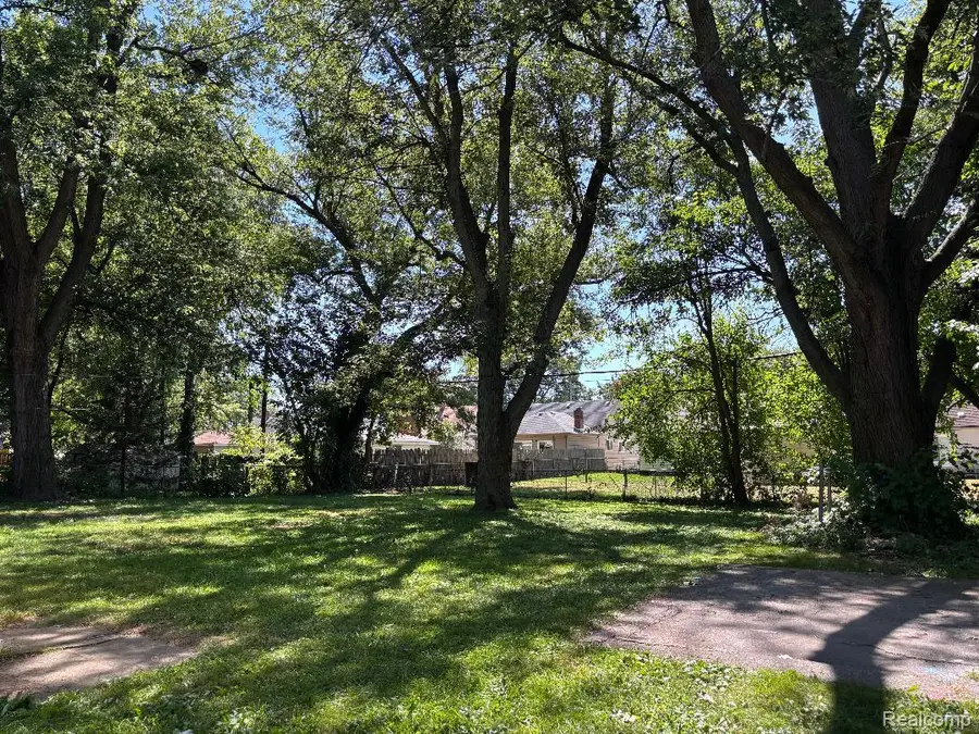 24409 Stanford, Dearborn Heights, MI 48125 - Image #3