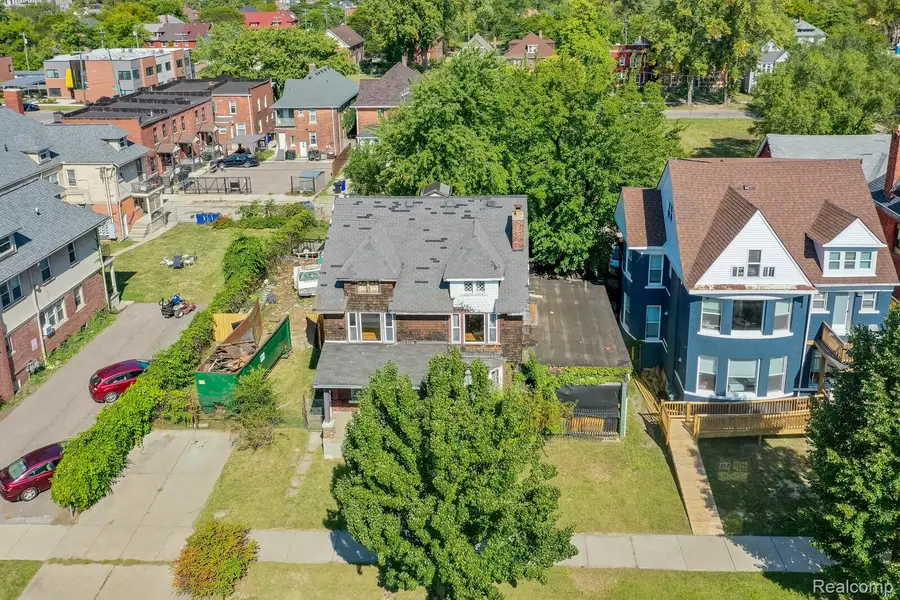 231 Chandler Street, Detroit, MI 48202 - Image #2