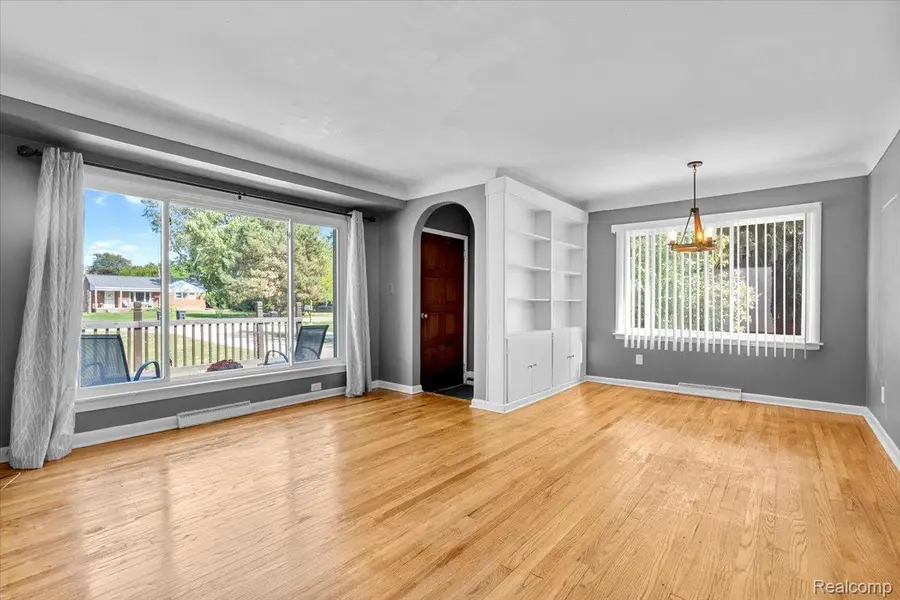 28706 Southpointe Road, Grosse Ile, MI 48138 - Image #2