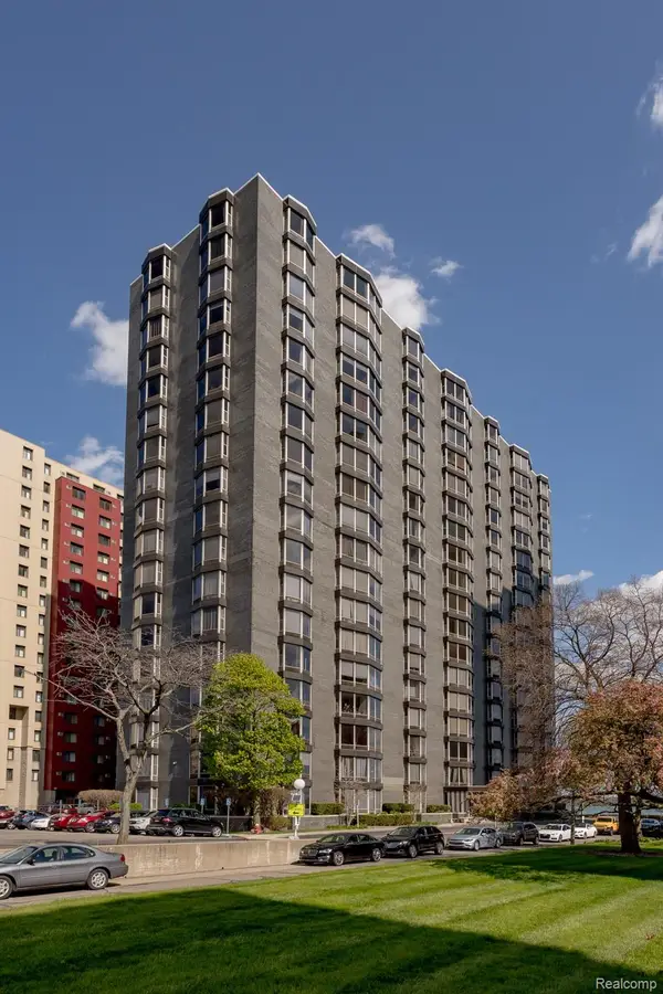 8200 E Jefferson #503, Detroit, MI 48214