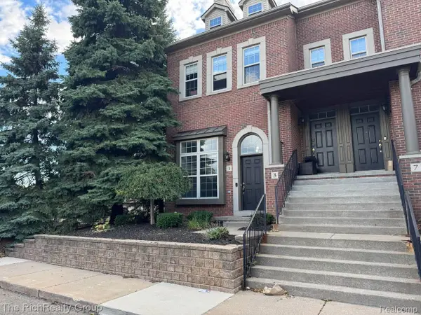 1 W Village Lane #48, Dearborn, MI 48124