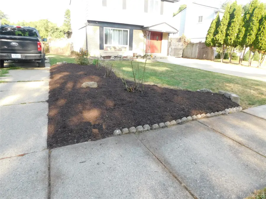 29915 Everett Street, Southfield, MI 48076 - Image #3