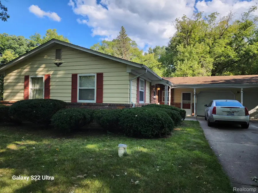 2340 Pineview Court, Flushing, MI 48433 - Image #3