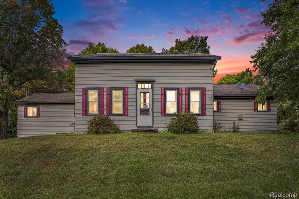 1340 County Farm Road, Howell, MI 48843