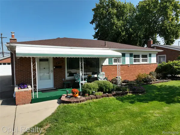 34934 Elmira Street, Livonia, MI 48150