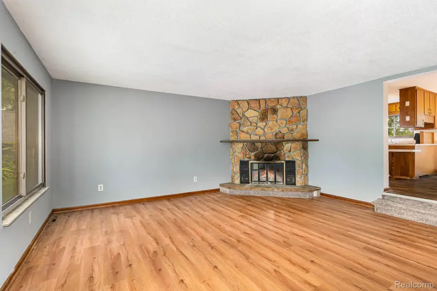 5430 Tittabawassee Road, Saginaw, MI 48604 - Image #2
