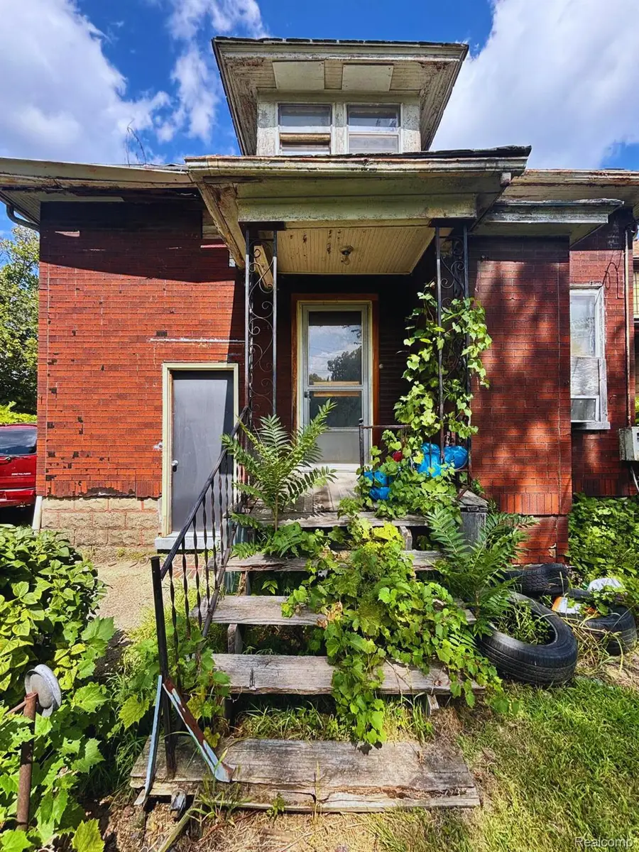 8056 Lynch Road, Detroit, MI 48234 - Image #2