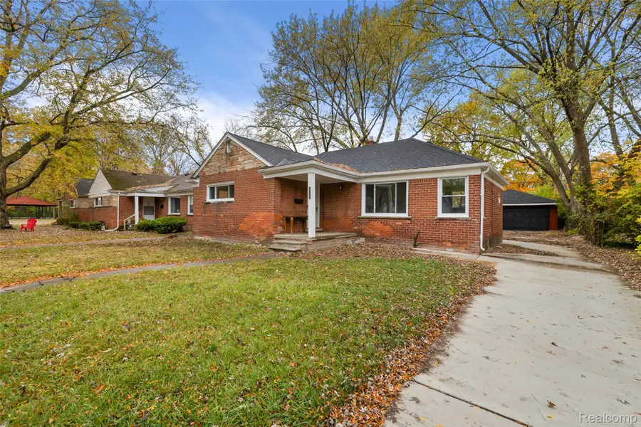 24221 Cloverlawn Street, Oak Park, MI 48237 - Image #2