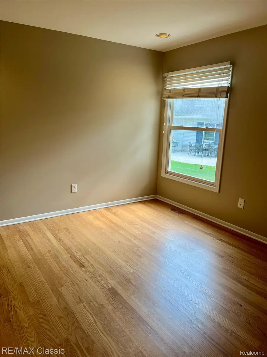 7663 Danbury Circle, West Bloomfield, MI 48322 - Image #3