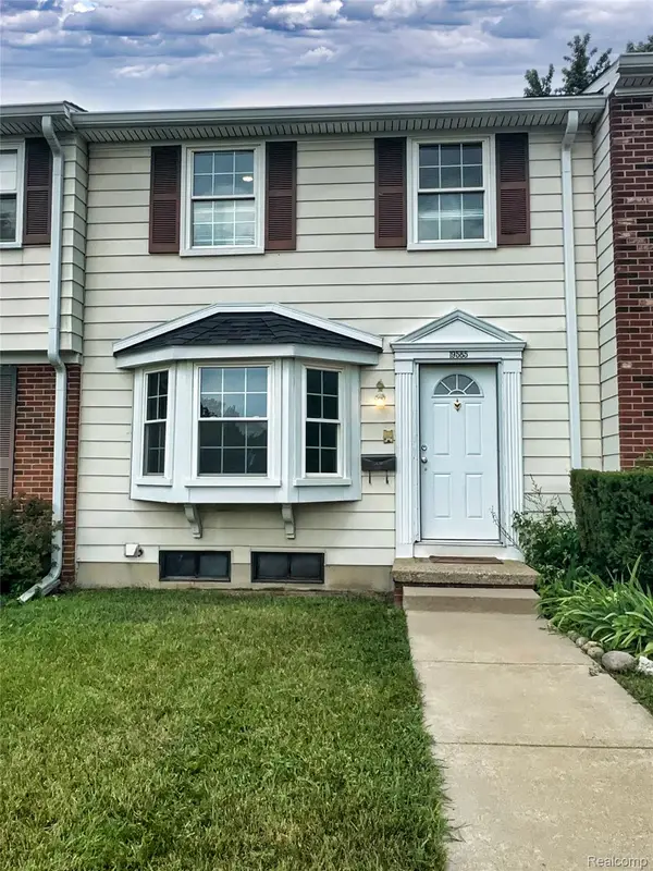 19585 Mariner Court #383, Northville, MI 48167