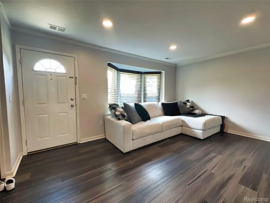 19585 Mariner Court #383, Northville, MI 48167 - Image #3