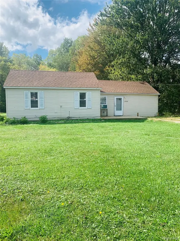 2186 S Belsay Road, Burton, MI 48519