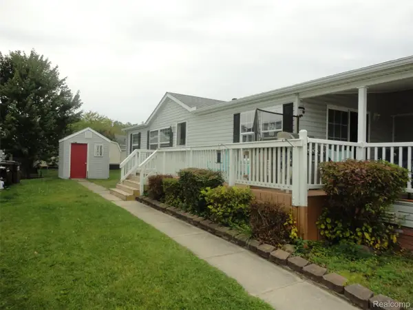 983 Tanners Landing, Monroe, MI 48161