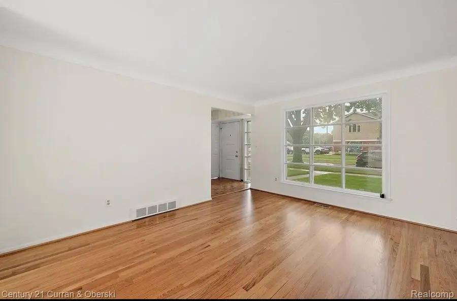 26004 Shirley Lane, Dearborn Heights, MI 48127 - Image #3